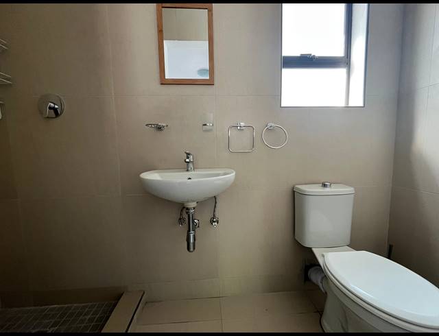 1 BEDROOM FLAT TO LET IN PINELANDS